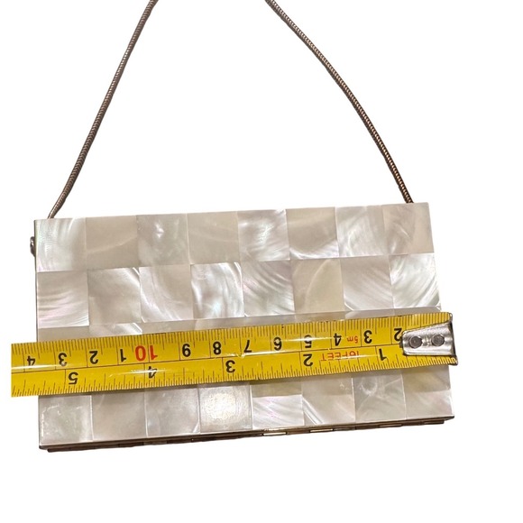 Vintage Mother of Pearl Mosaic Clutch 
Bag Gold Tone Compact Mirror Purse
1950's - Picture 8 of 10